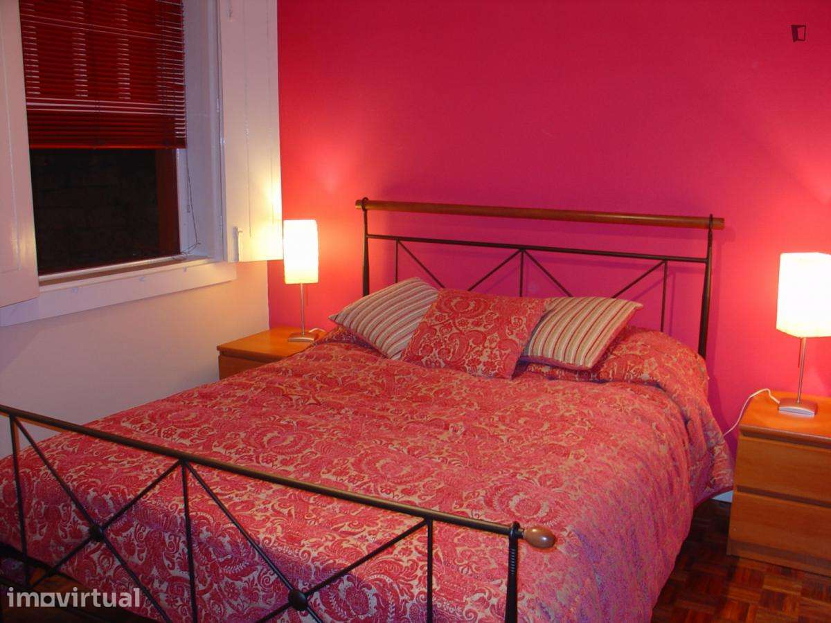 Apartamento com 2 quartos - localizado em São Nicolau Porto - Grande imagem: 2/11