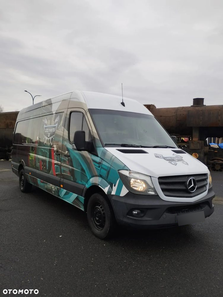 Mercedes-Benz Sprinter - 4