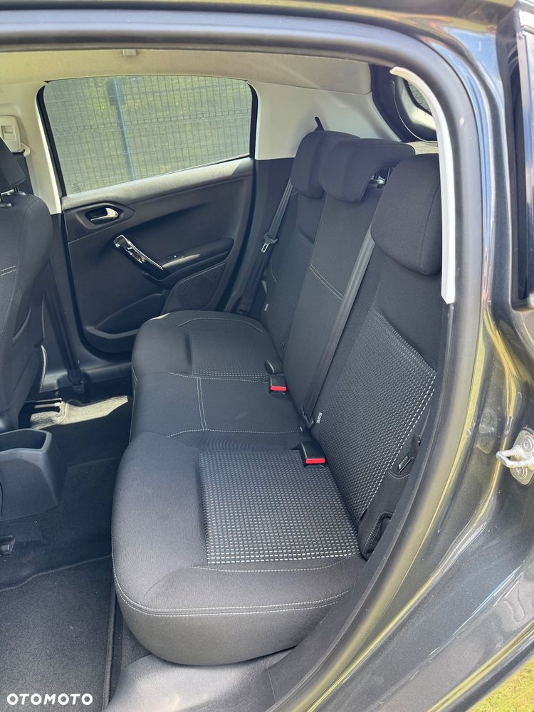 Peugeot 208 PureTech 82 Allure - 9