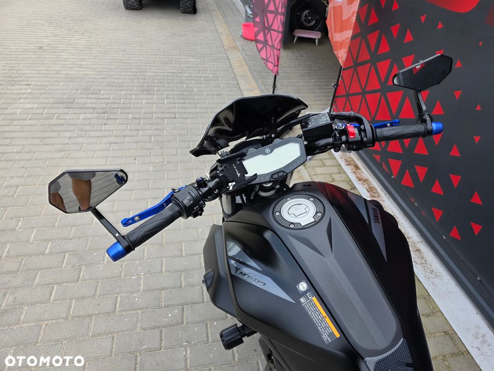 Yamaha MT - 17