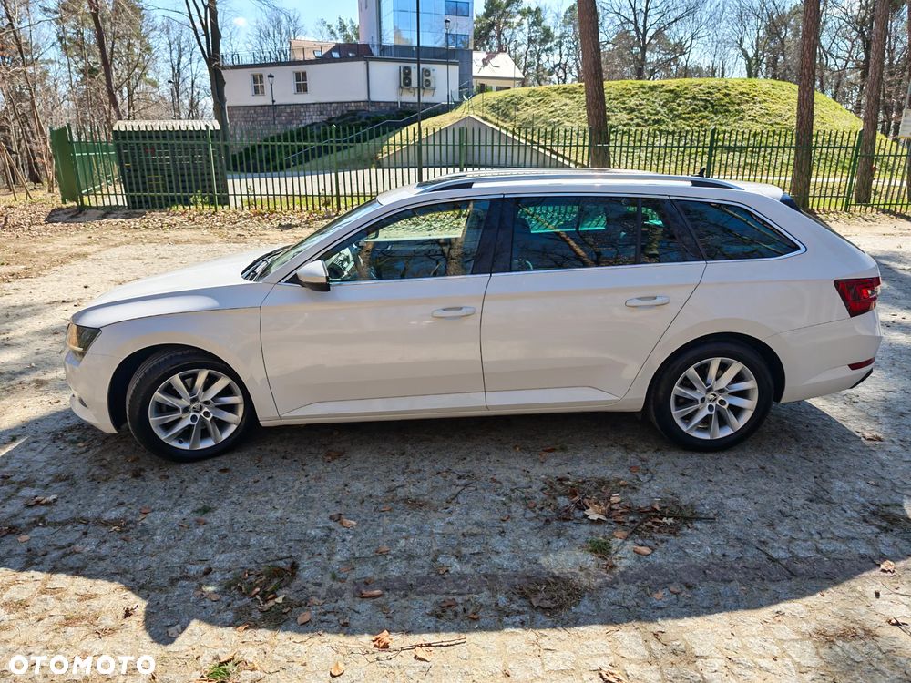 Skoda Superb 2.0 TDI Ambition DSG - 6