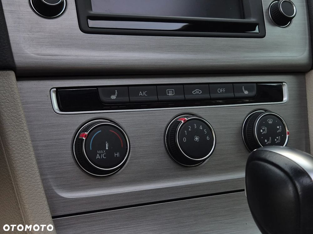 Volkswagen Golf - 23