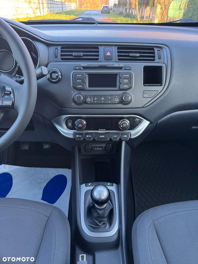 Kia Rio - 34