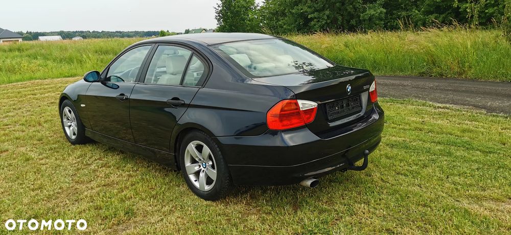 BMW Seria 3 318i - 11