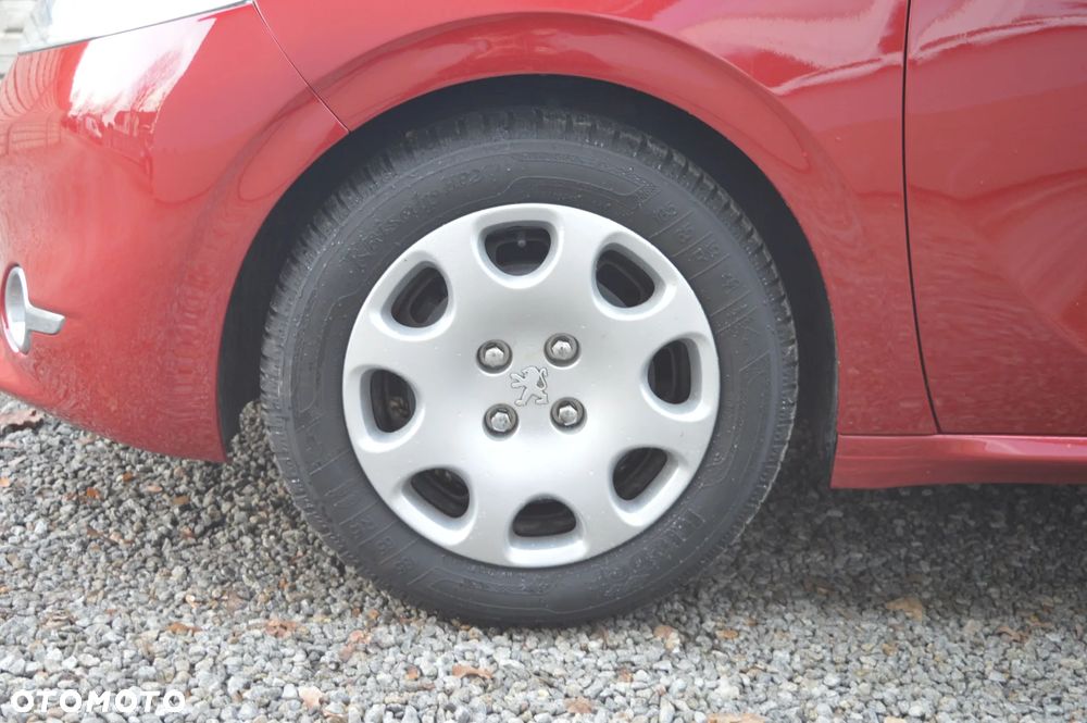 Peugeot 208 - 33