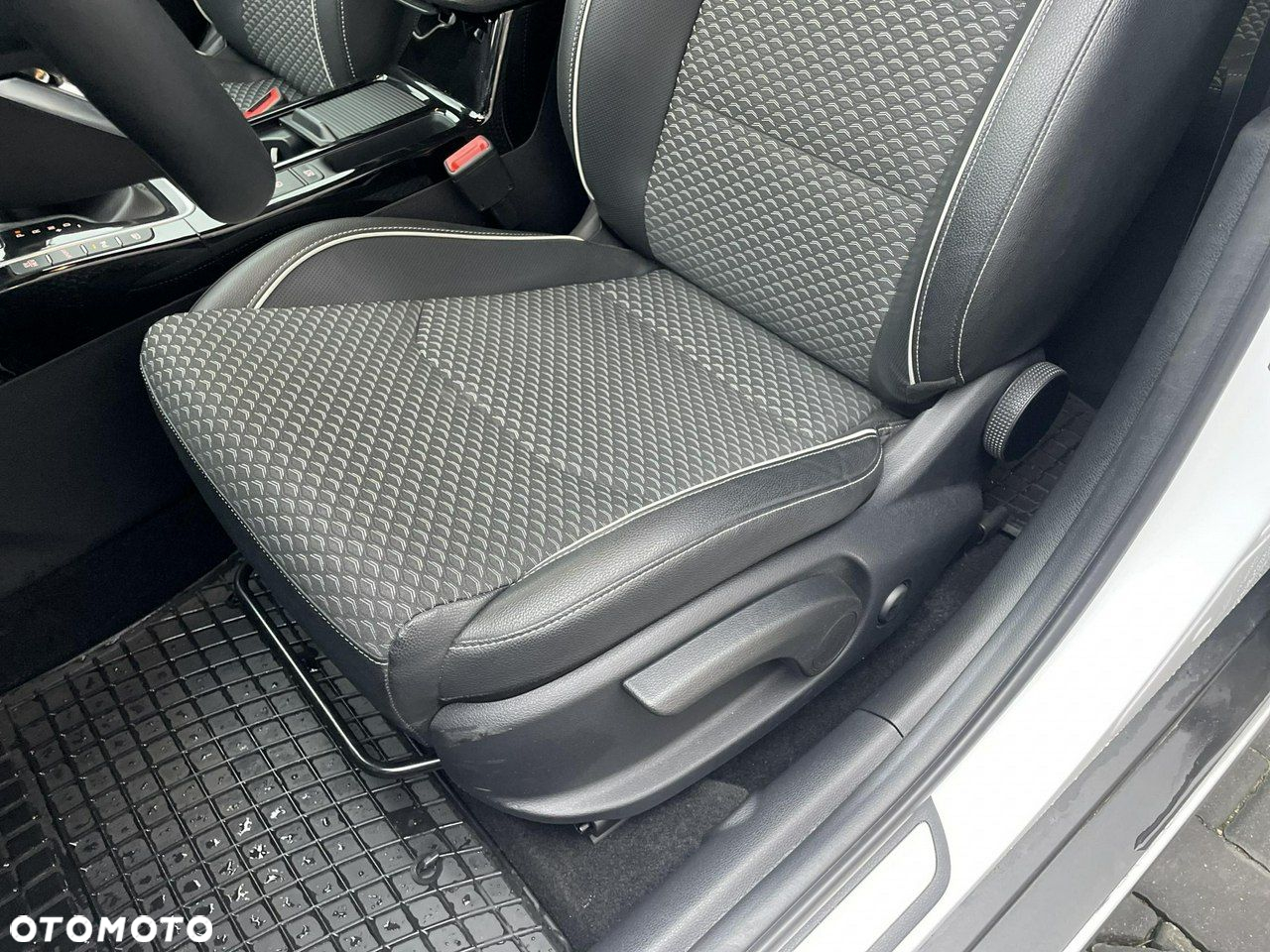 Kia XCeed - 12