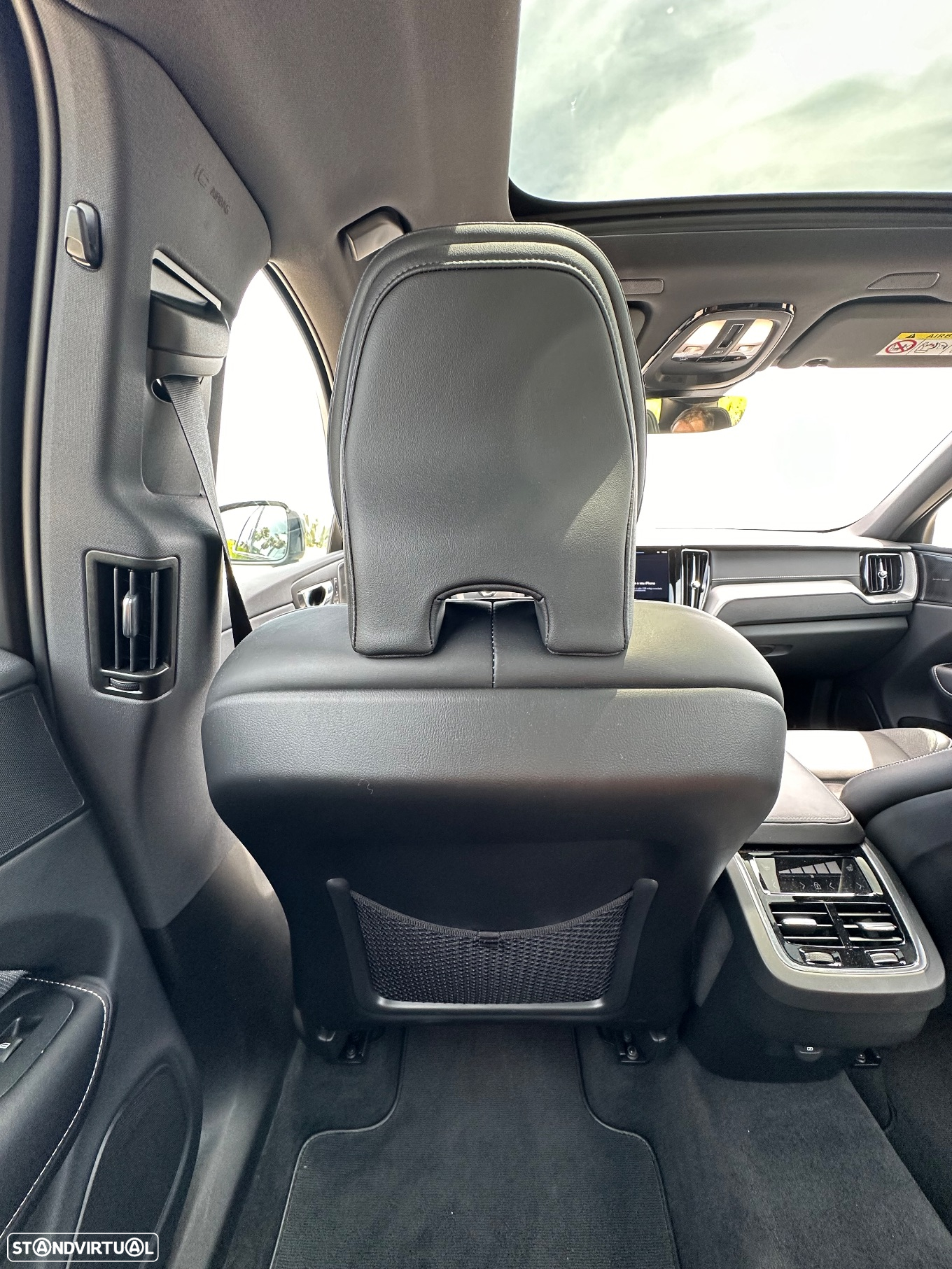 Volvo XC 60 2.0 B4 R-Design Geartronic - 18