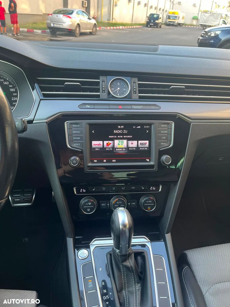 Volkswagen Passat 2.0 TDI DSG Highline - 13