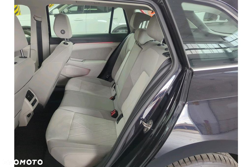 Volkswagen Golf - 11