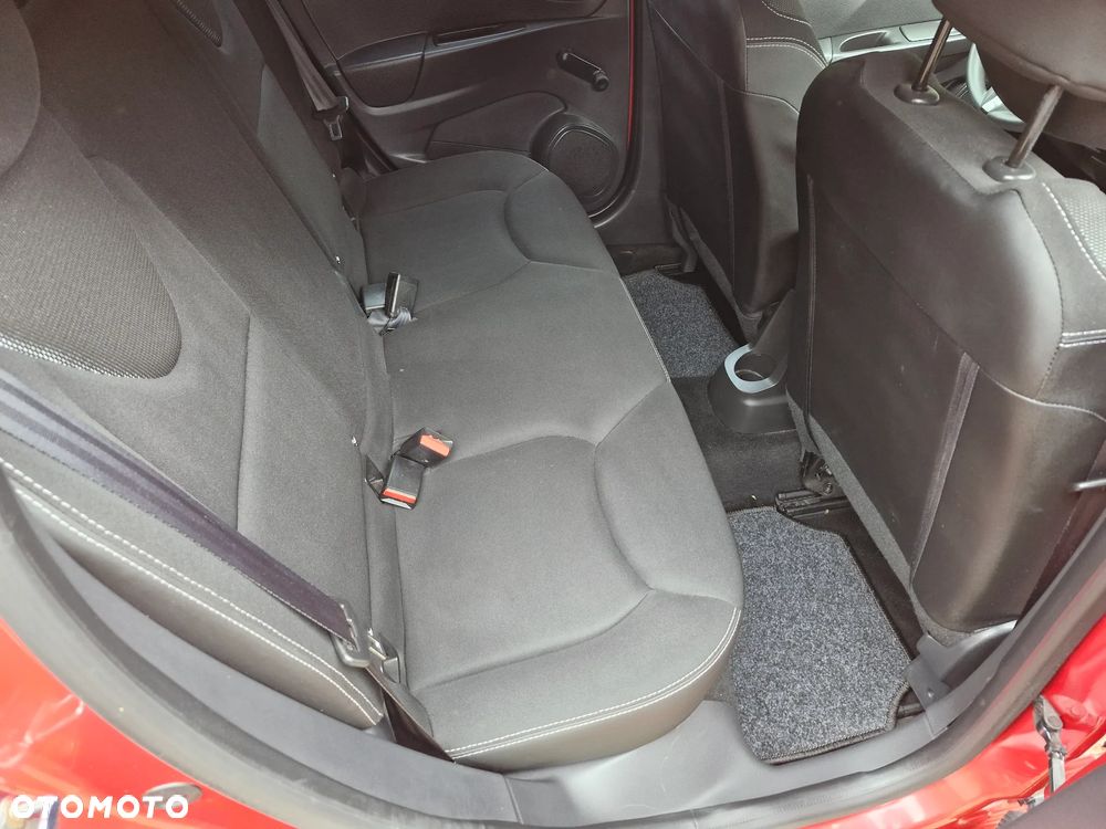 Renault Clio 1.2 16V 75 Life - 8