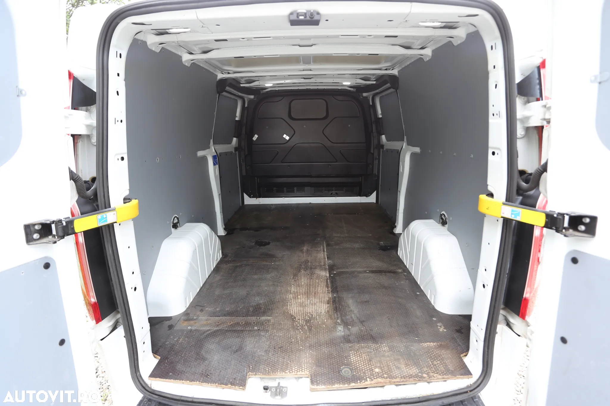 Ford Transit Custom L2H1 - 14