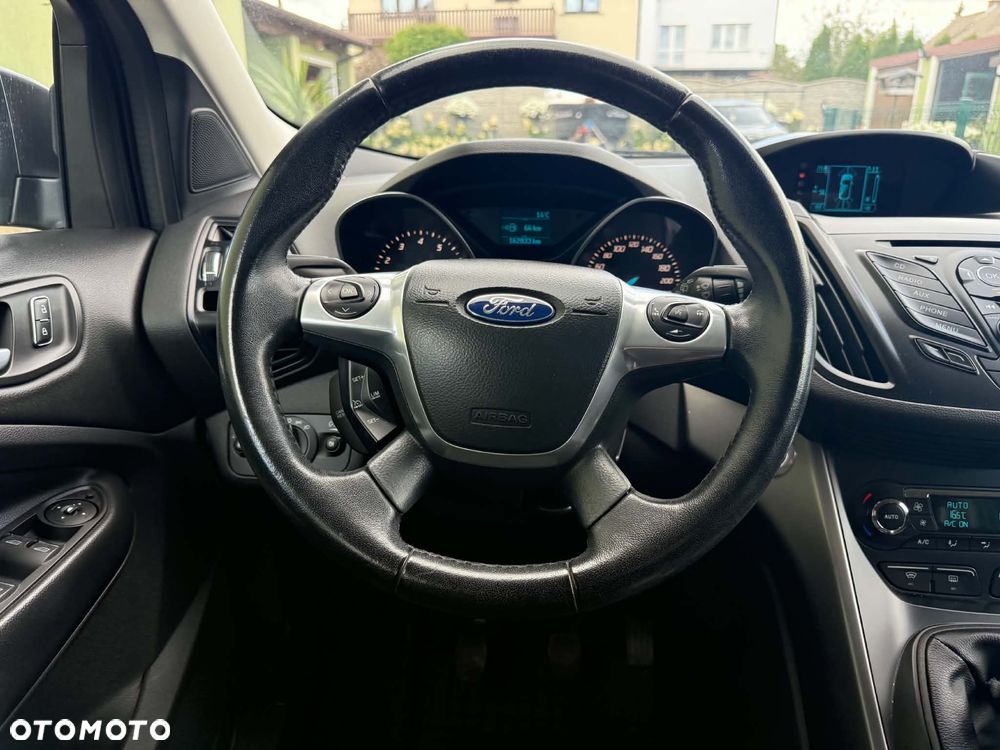 Ford Kuga 1.6 EcoBoost 2x4 Titanium - 24