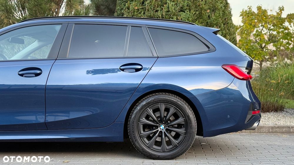 BMW Seria 3 318i - 11