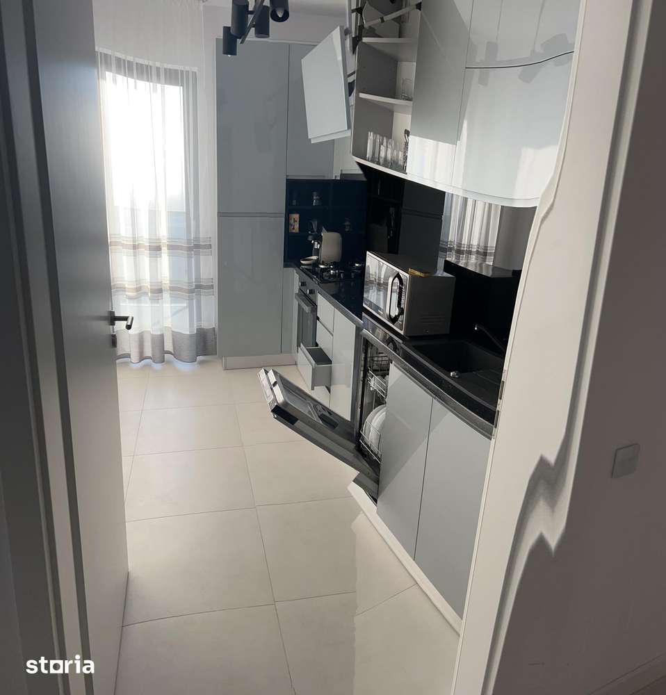 Inchiriez apartament 3 camere, Pitesti, zona Nord, Bloc Nordmark — fotografia 3