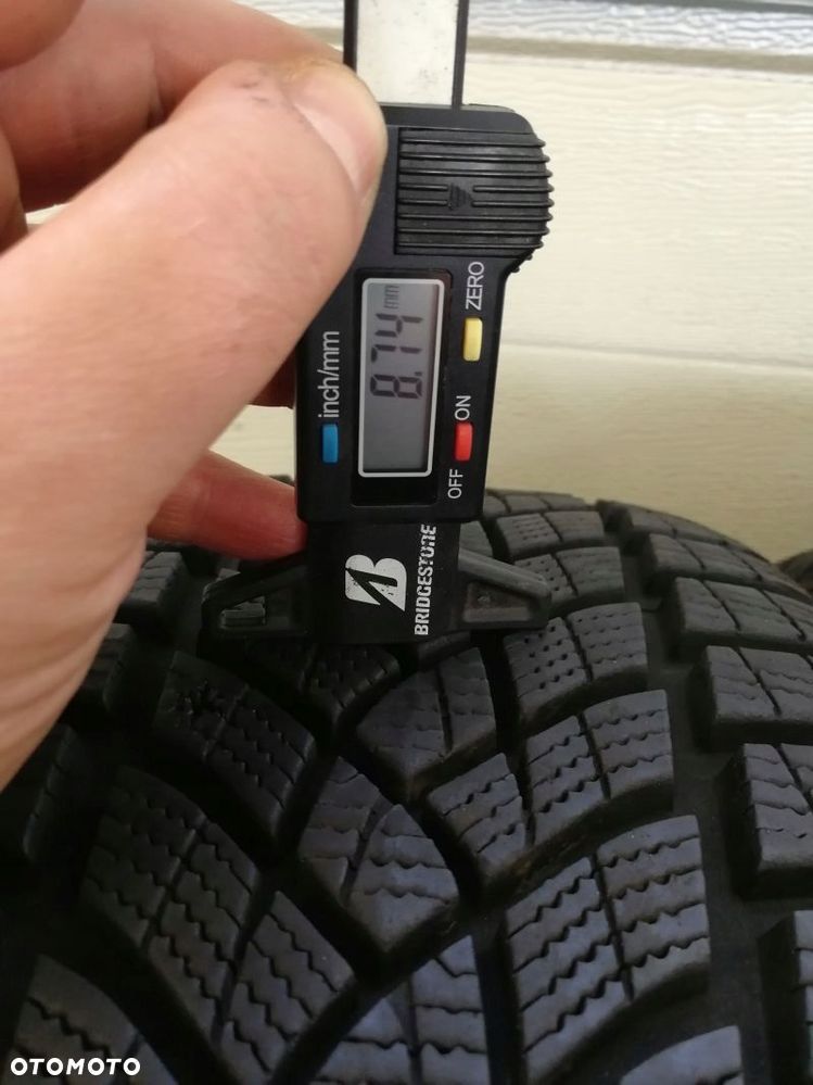 Opony zimowe 205/50 R 17 Goodyear Ultragrip Performance - 2