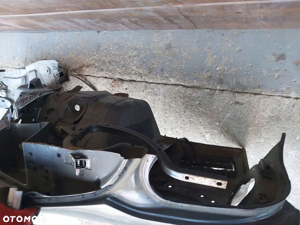 Toyota Corolla E15 błotnik tył lewy ćwiartka sedan próg - 3