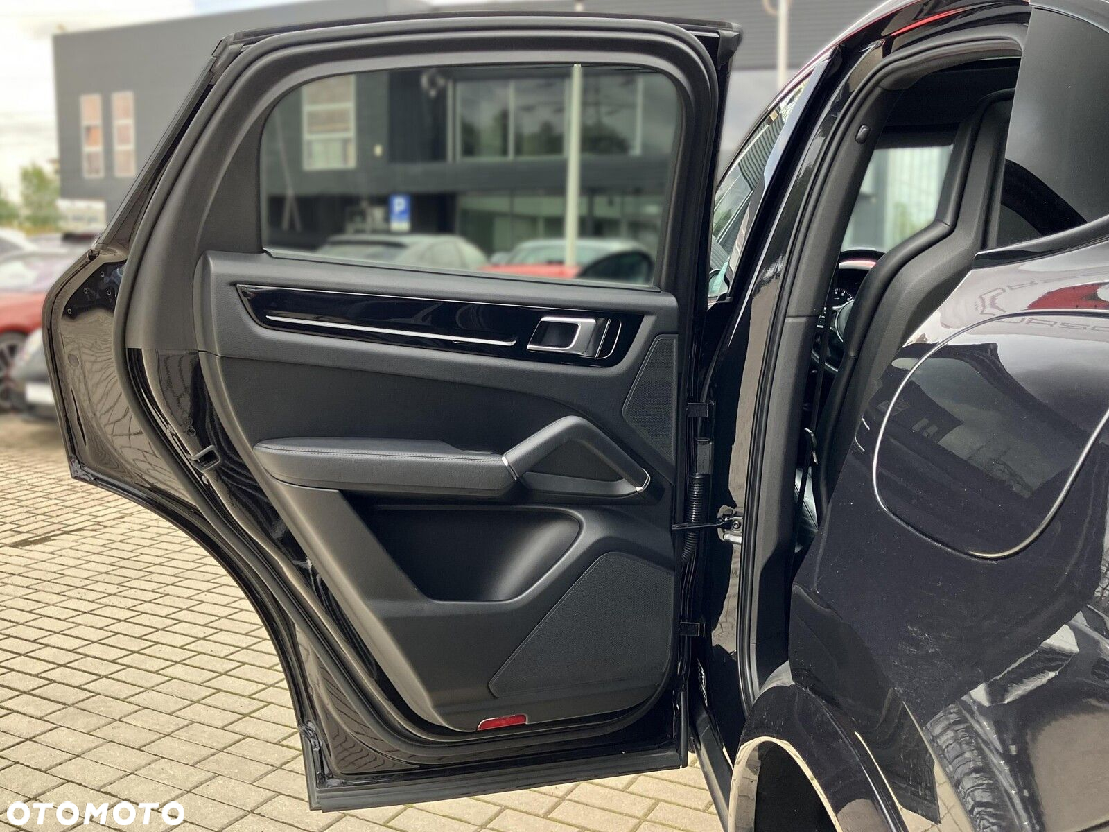 Porsche Cayenne - 21