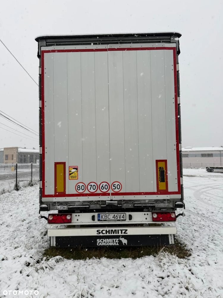 Schmitz Cargobull SCS MB Varios - koła 385/55 R22,5 - 2