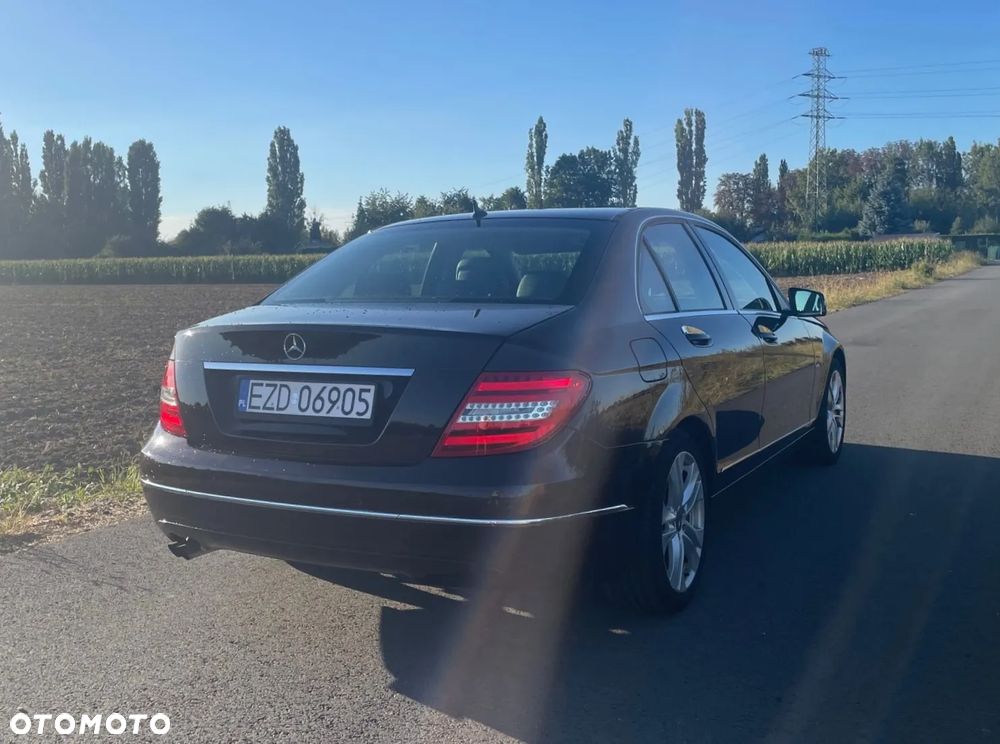 Mercedes-Benz Klasa C 180 CDI DPF (BlueEFFICIENCY) 7G-TRONIC Avantgarde - 3