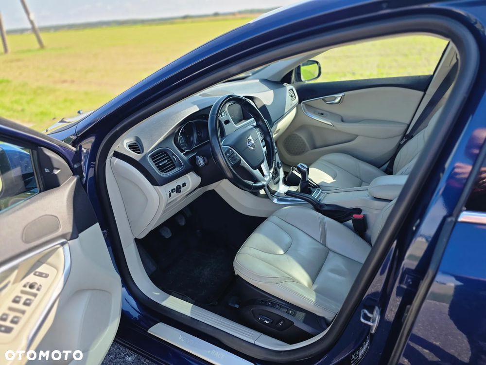 Volvo V40 D4 Drive-E Ocean Race - 15