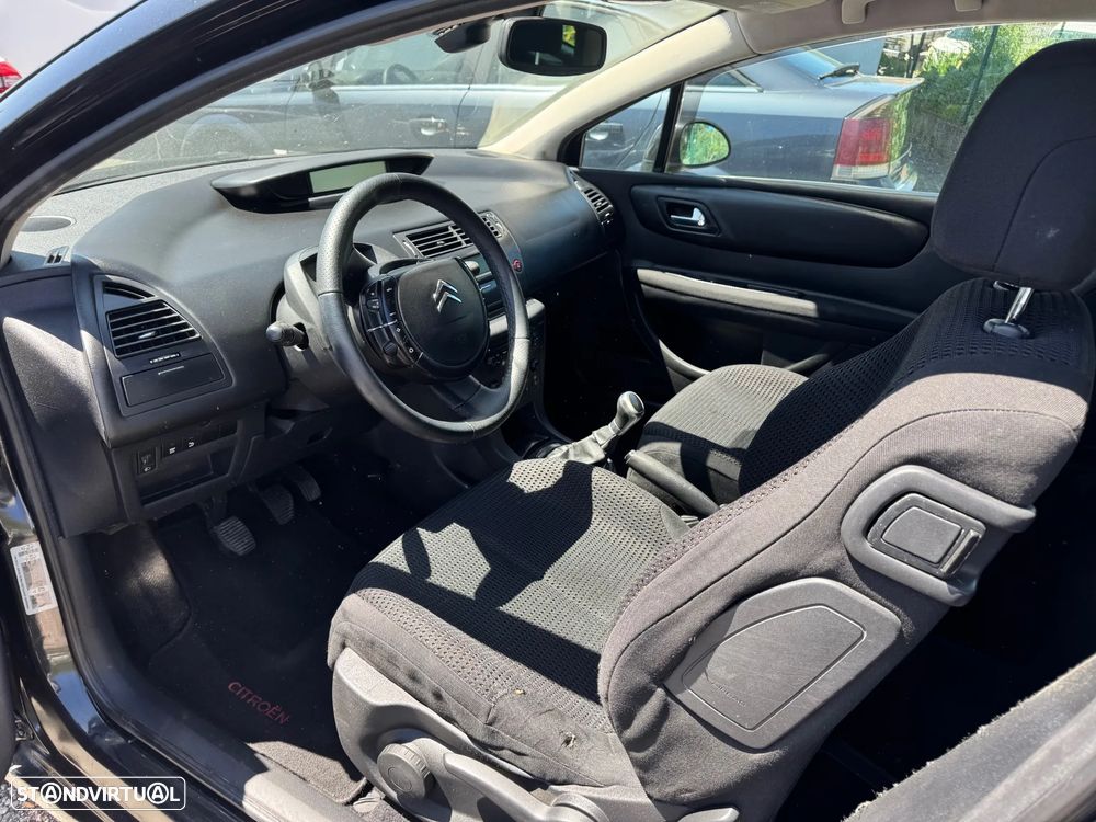 Citroën C4 1.6 HDi 110 VTR - 8