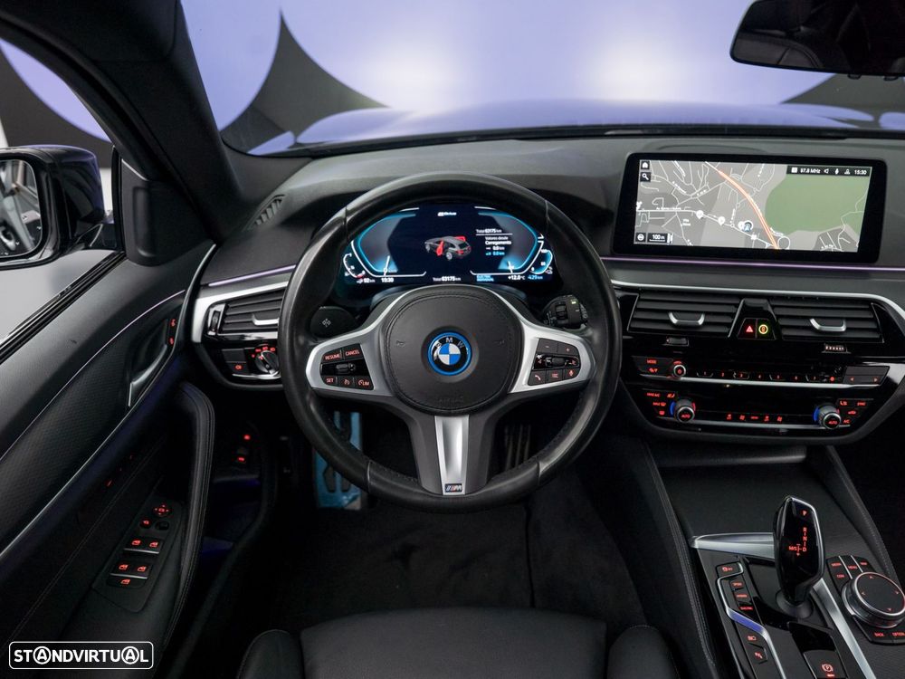 BMW 520 e Pack M - 18
