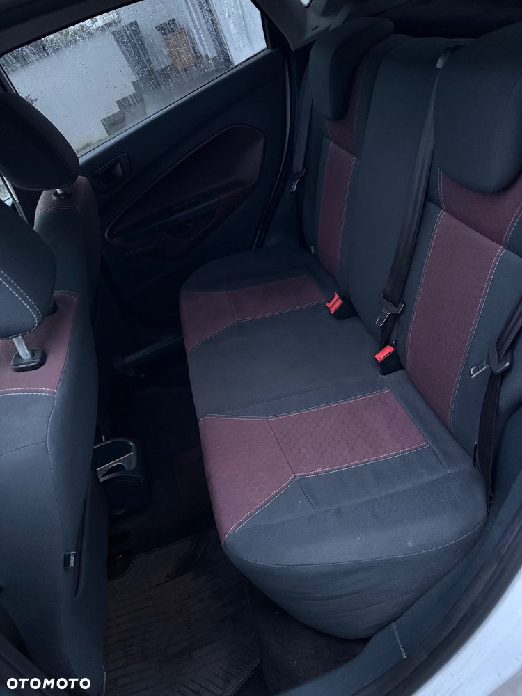 Ford Fiesta 1.6 TDCi Titanium - 12