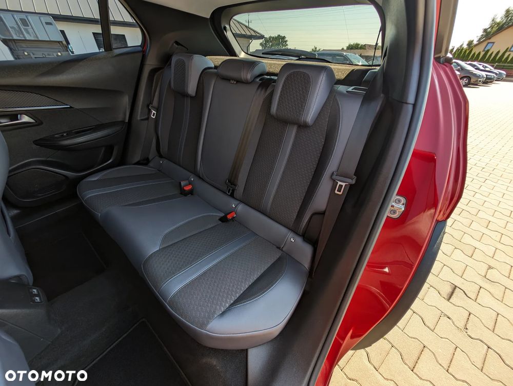 Peugeot 2008 1.2 Pure Tech Allure S&S - 39