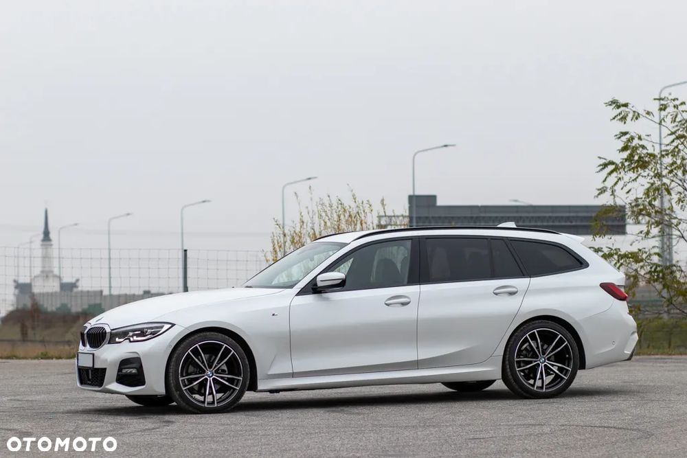 BMW Seria 3 320d xDrive M Sport Sport - 4