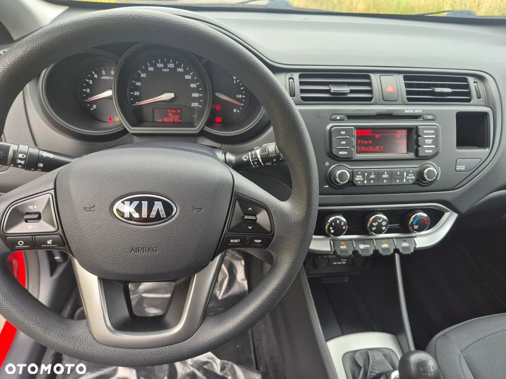 Kia Rio 1.1 CRDI Dream Team Edition - 11