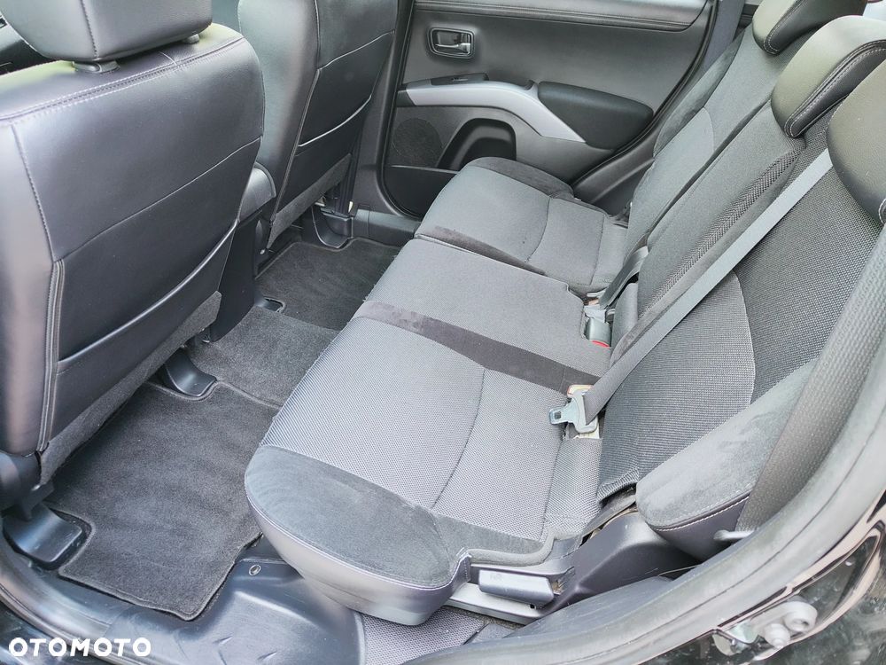 Mitsubishi Outlander 2.2 DI-D 4WD TC-SST Intense - 9