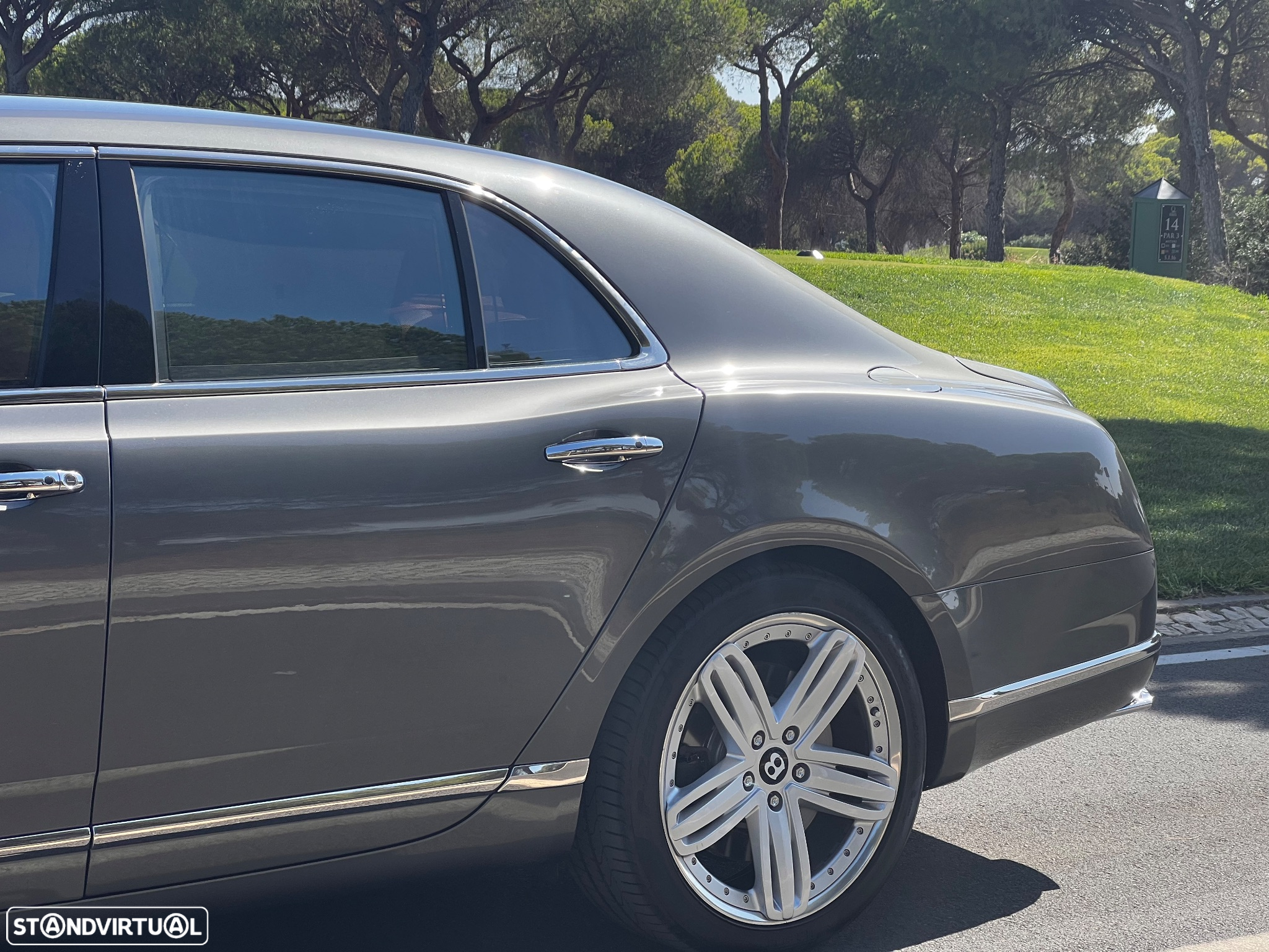 Bentley Mulsanne Standard - 37