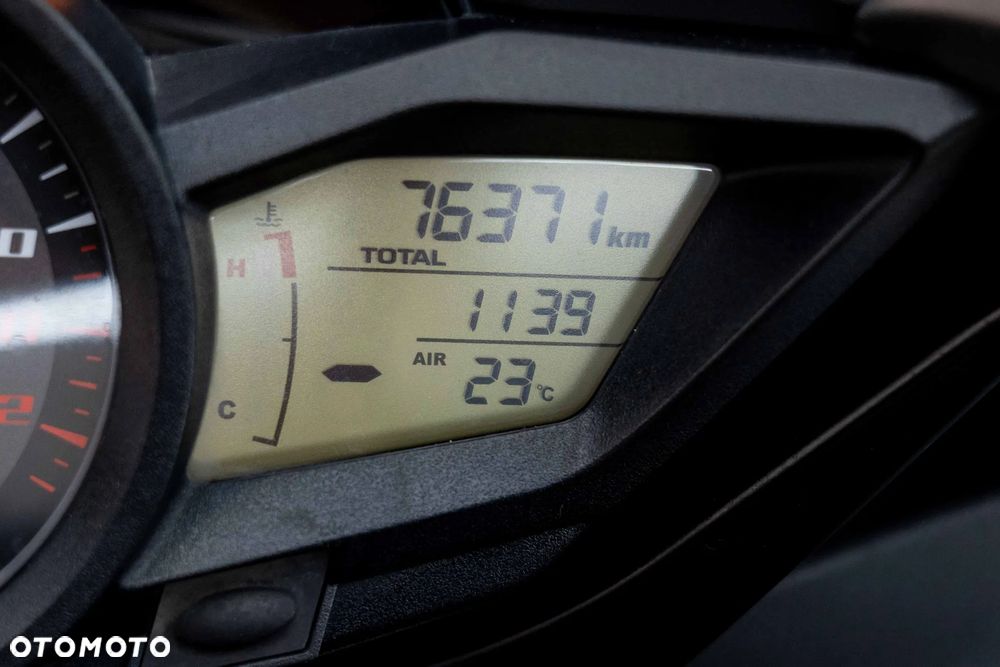 Honda VFR - 27