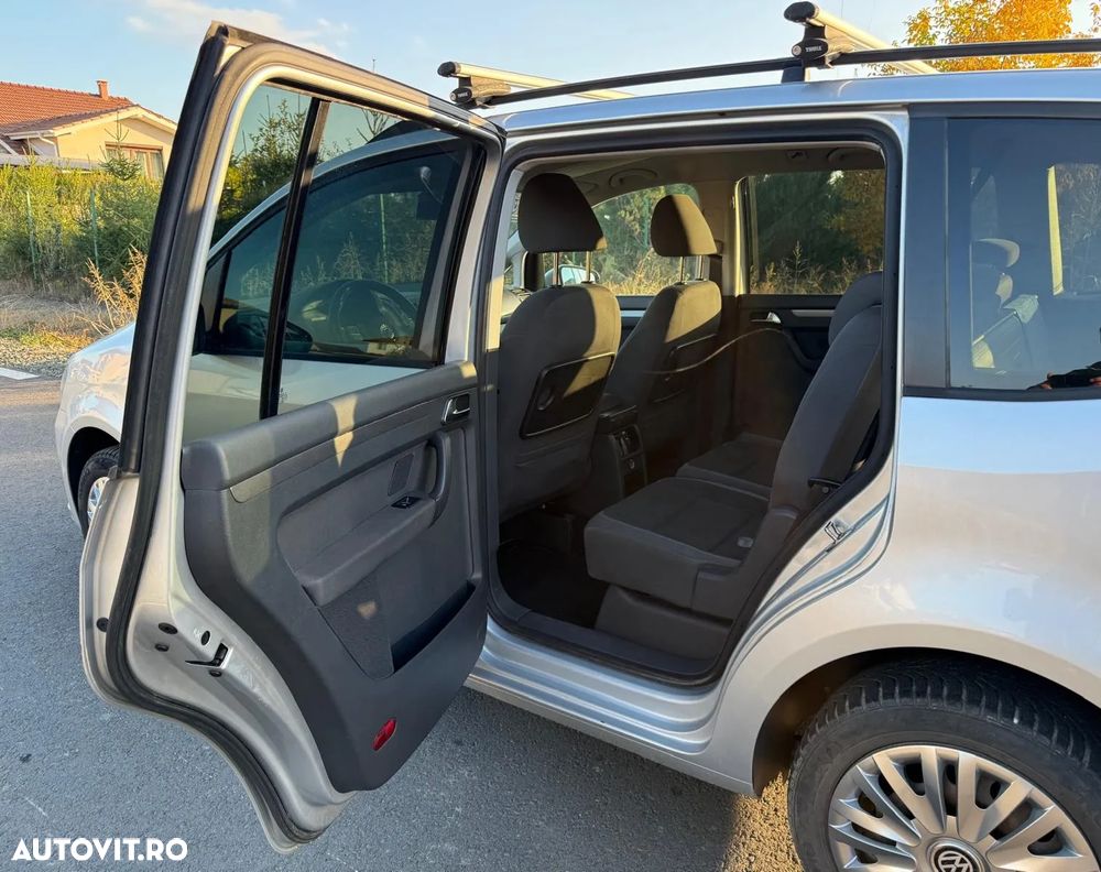 Volkswagen Touran - 8