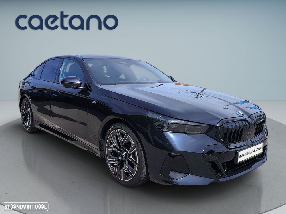 BMW 520 d Pack Desportivo M Pro — fotografia 10