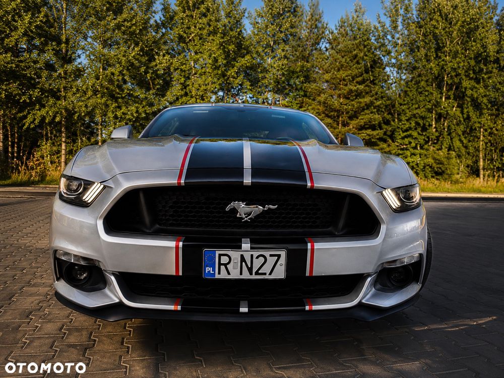 Ford Mustang - 4