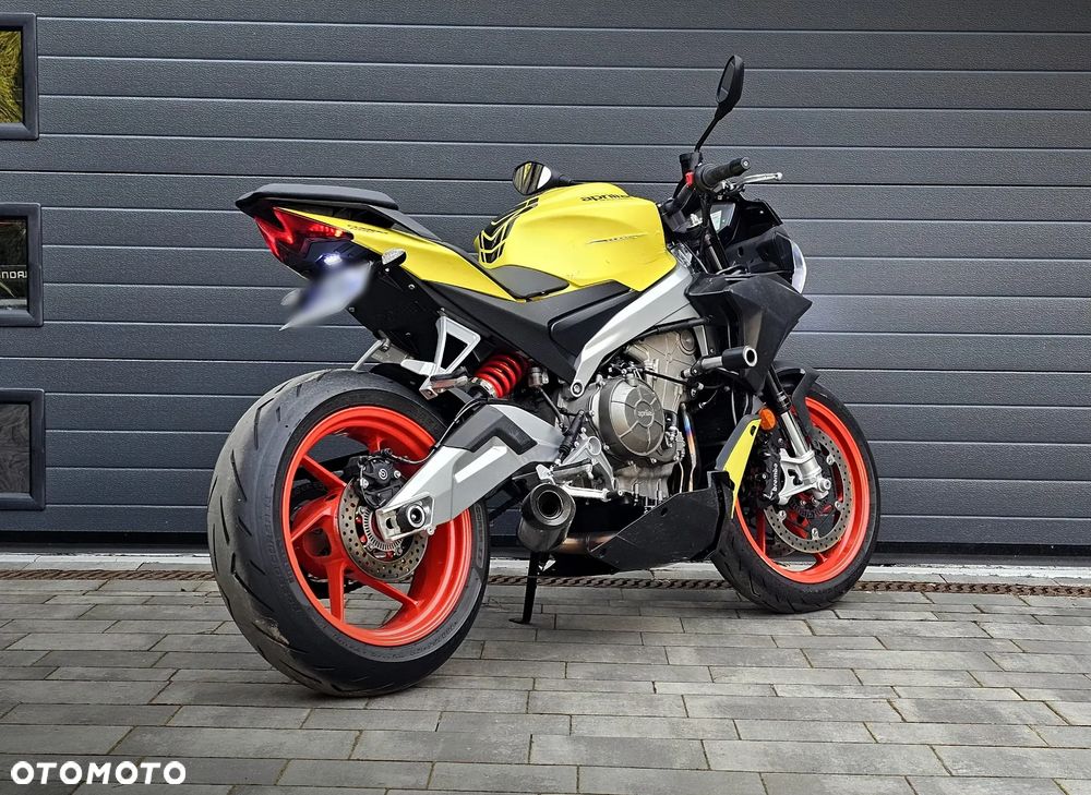 Aprilia Tuono - 10