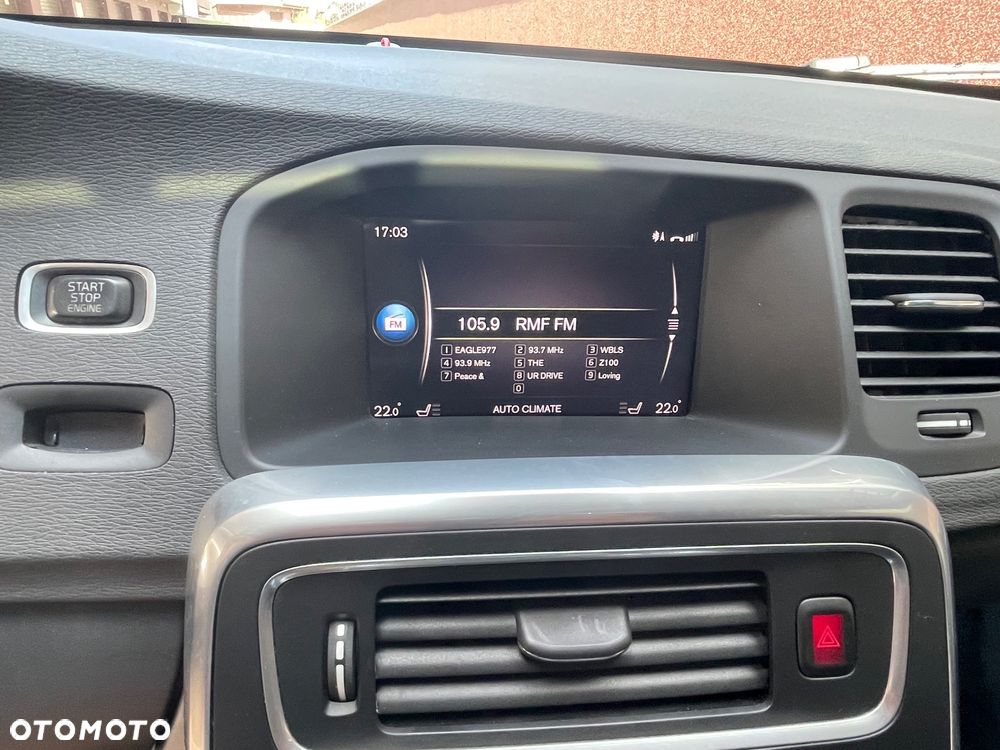 Volvo V60 T5 Geartronic R-Design - 21