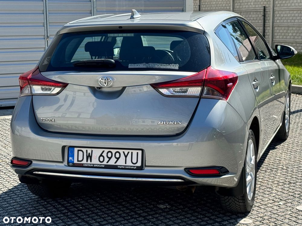 Toyota Auris 1.6 Premium MS - 11