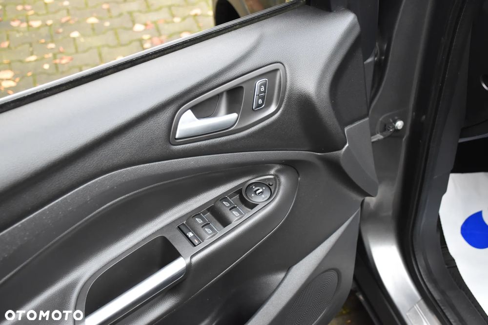 Ford Kuga ver-2-0-tdci-4x4-titanium - 23