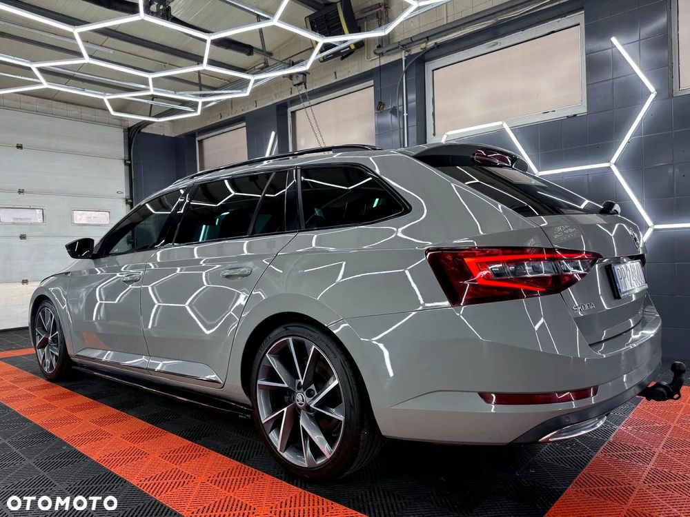 Skoda Superb 2.0 TDI 4x4 DSG Sportline - 9