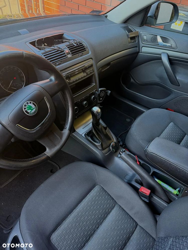 Skoda Octavia 1.6 Mint - 6