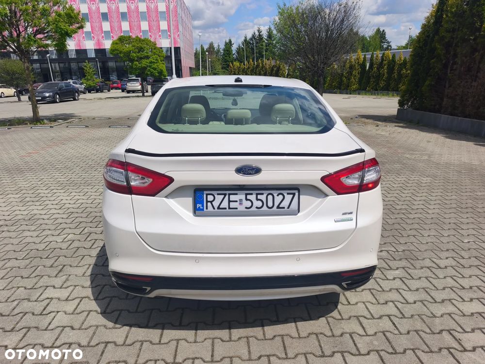 Ford Fusion - 4
