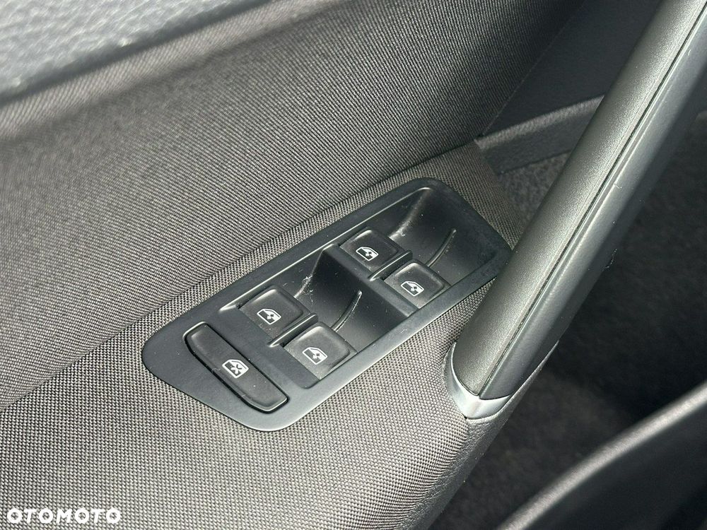 Volkswagen Golf - 12