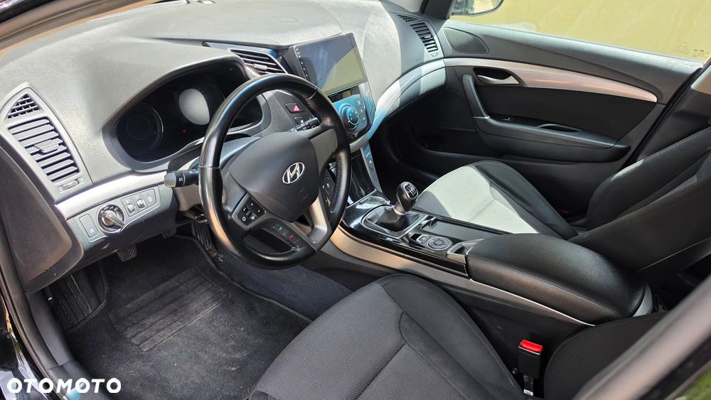 Hyundai i40 Kombi blue 1.6 Space - 11