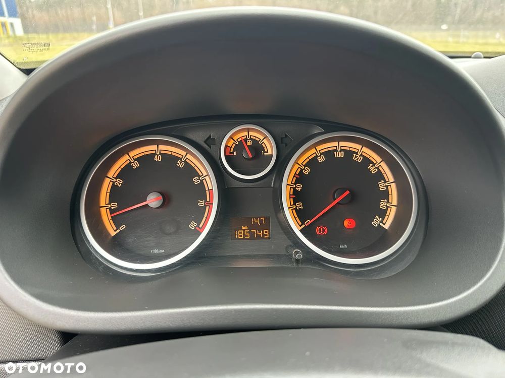 Opel Corsa 1.4 16V Satellite - 24