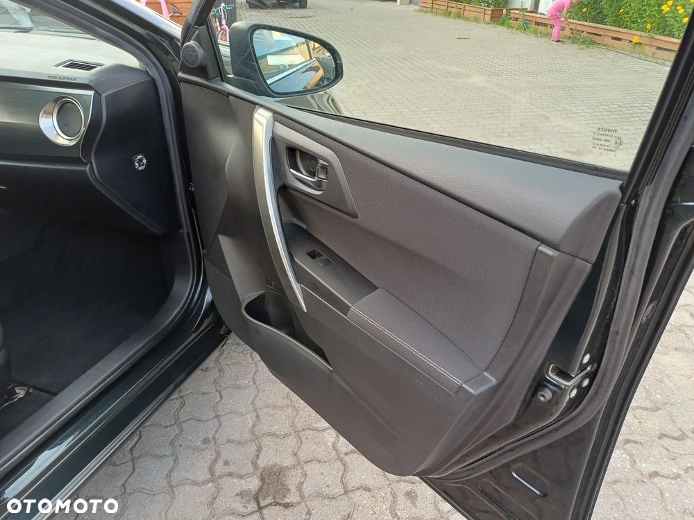 Toyota Auris 1.6 Premium - 32