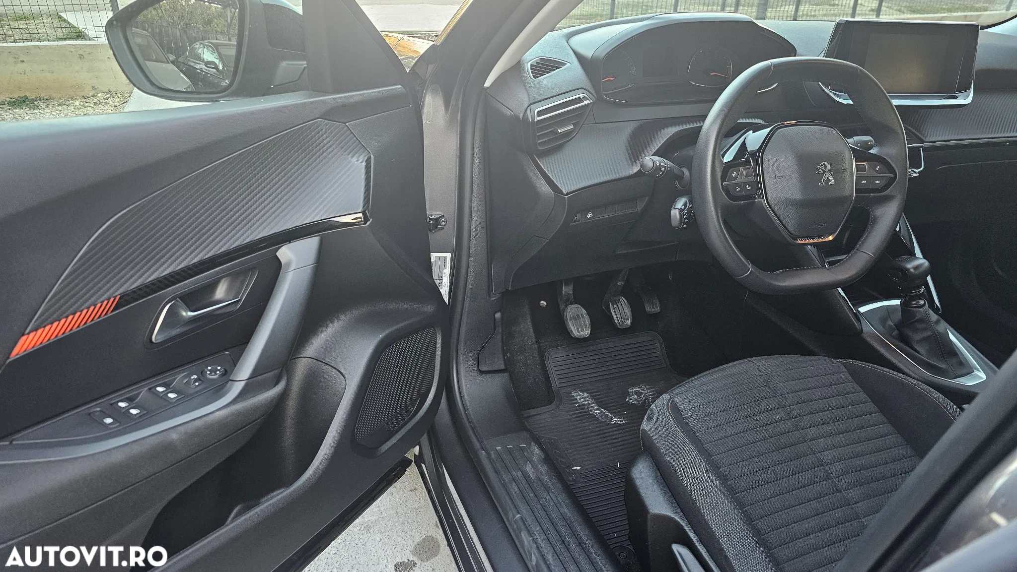 Peugeot 2008 - 13