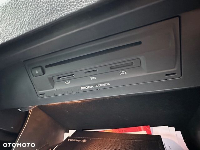 Skoda Octavia 2.0 TDI DSG RS - 17