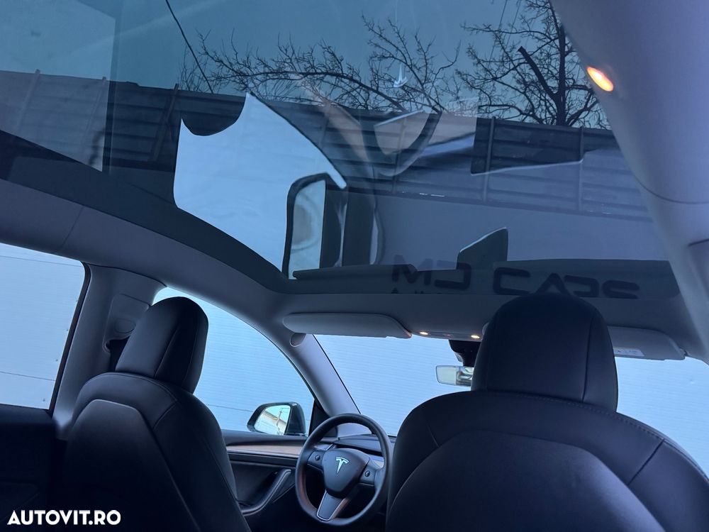 Tesla Model Y - 7